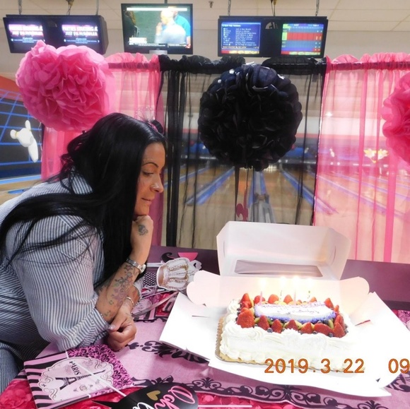 Meet your Posher, Mindy - Picture 2 of 8